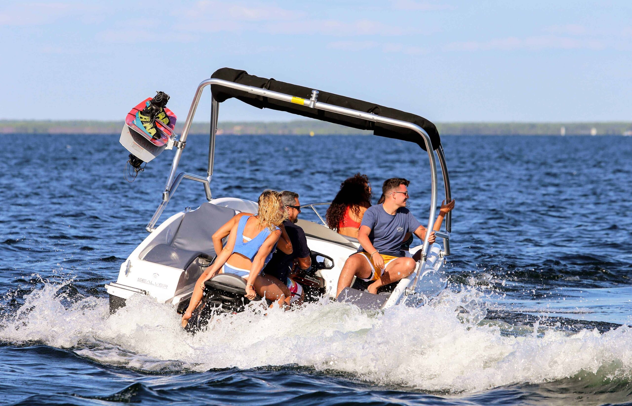 WB 525 - Waveboat.ro